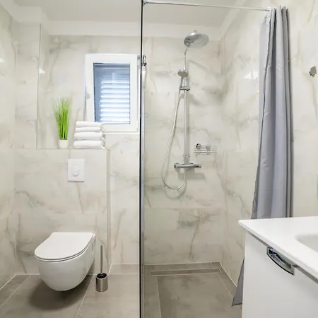 Luxury Karigo 5 شقة *